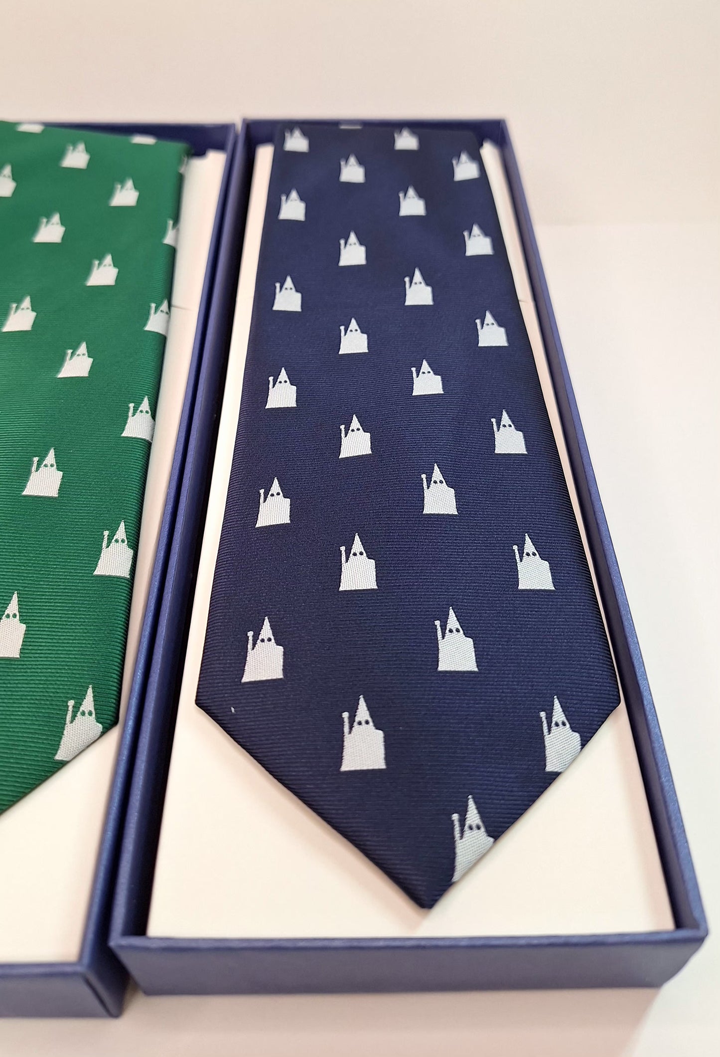 Corbata hombre azul marino estampada nazareno