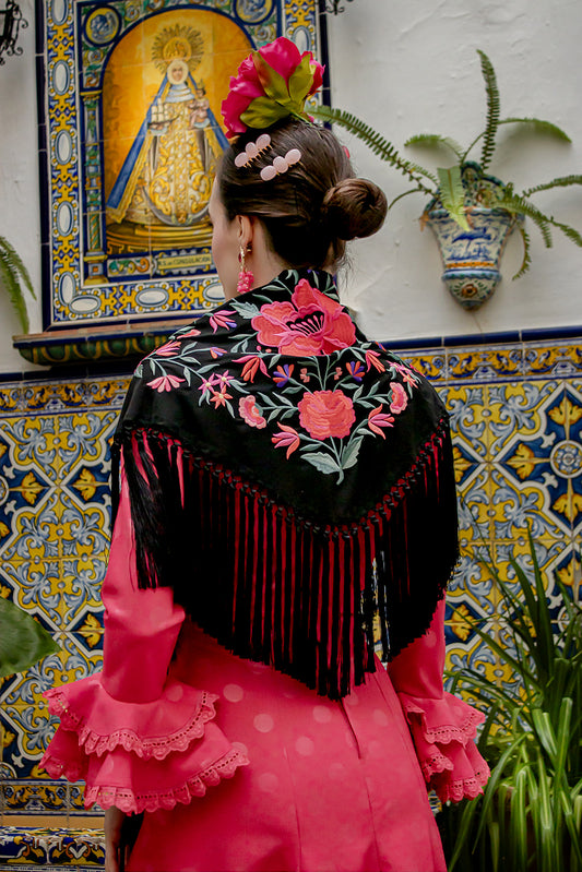 Mantoncillo flamenca negro bordado
