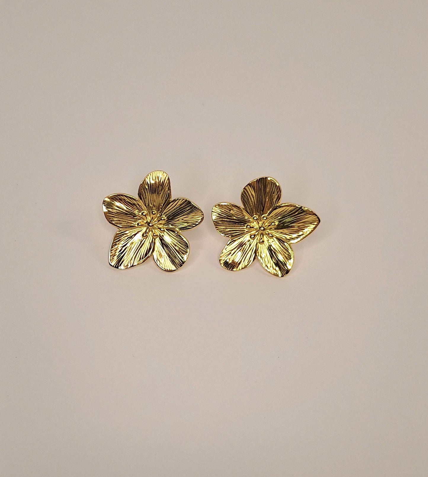 Pendientes de acero inoxidable flor