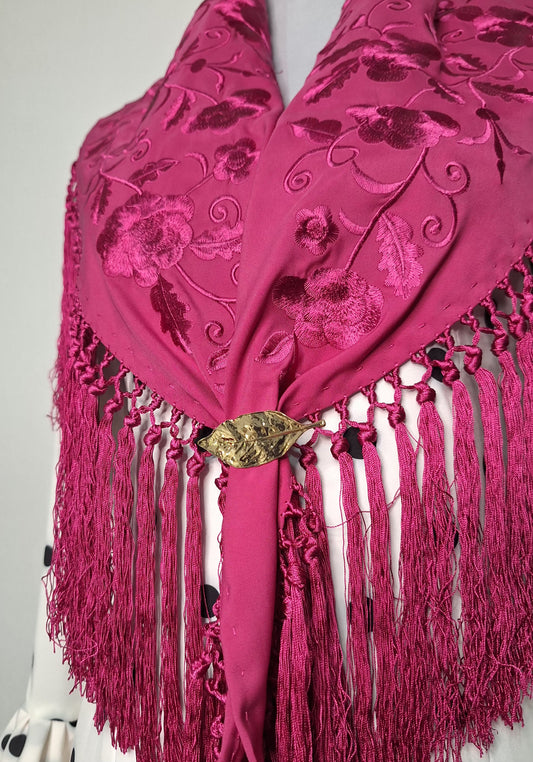 Broche dorado hoja flamenca 