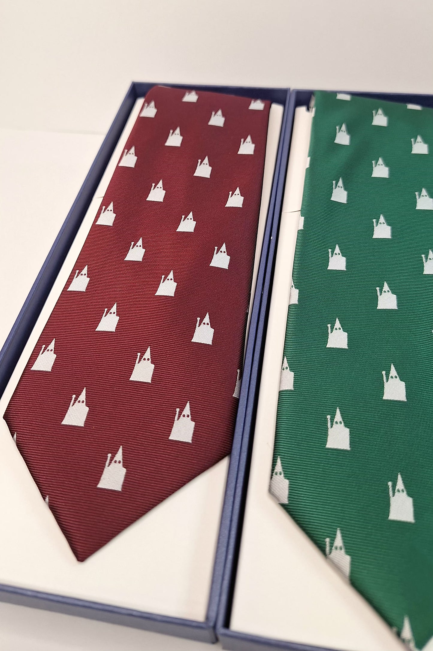Corbata hombre burdeos estampada nazareno