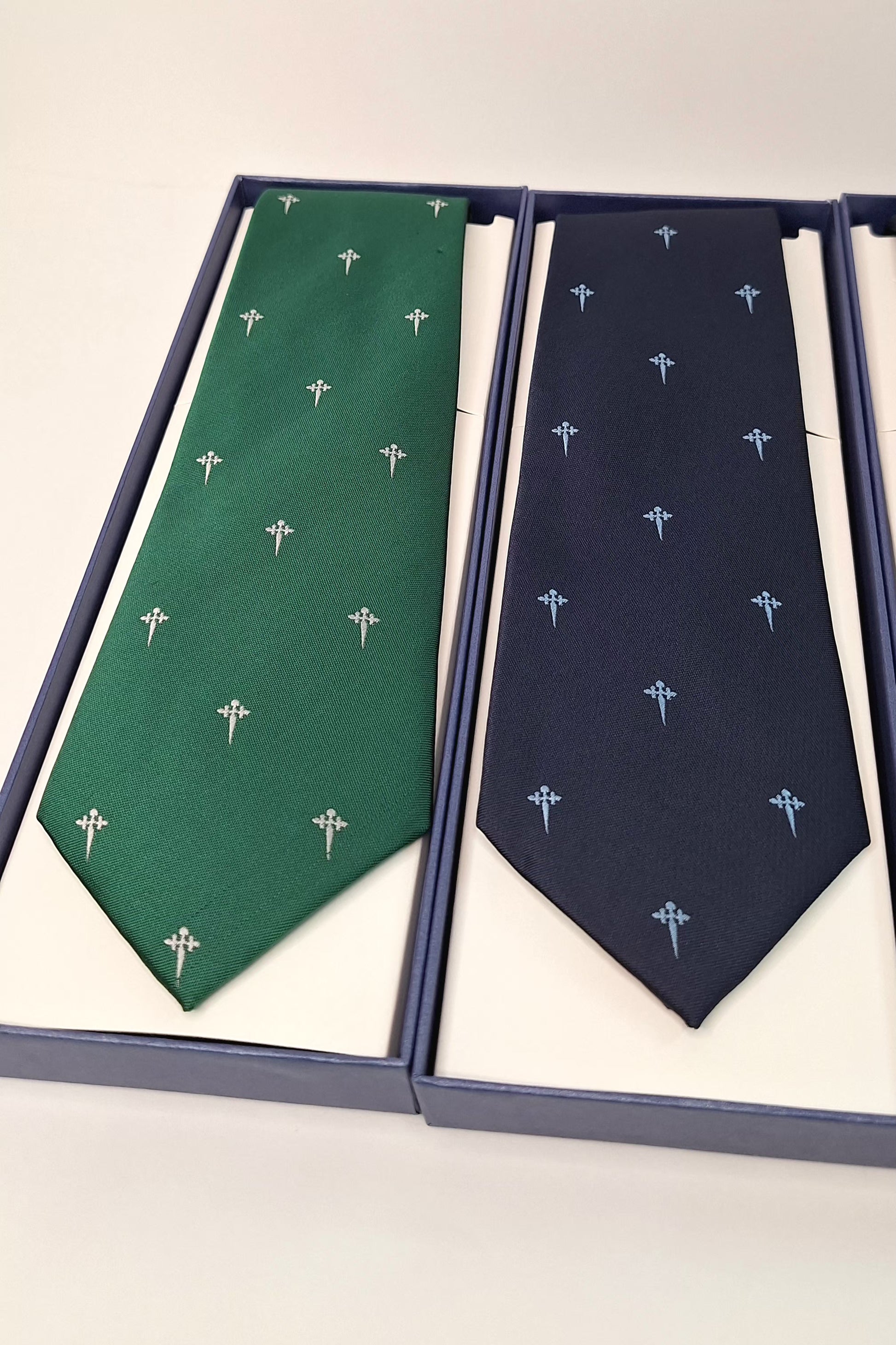 Corbata hombre verde estampada cruz Santiago 