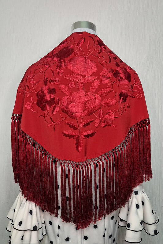 Mantoncillo Rojo bordado al tono