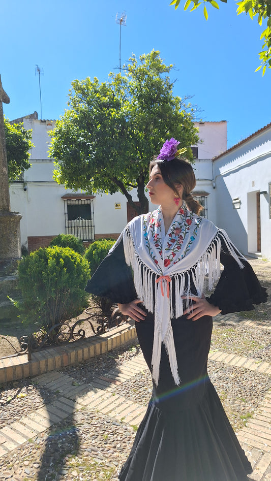 Mantoncillo Abril Blanco