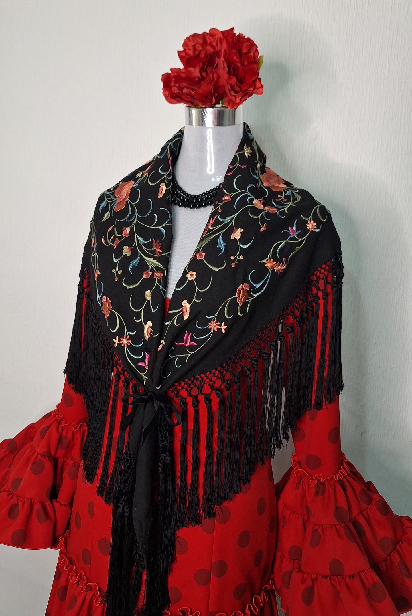 Mantoncillo Esperanza Negro y maquillaje