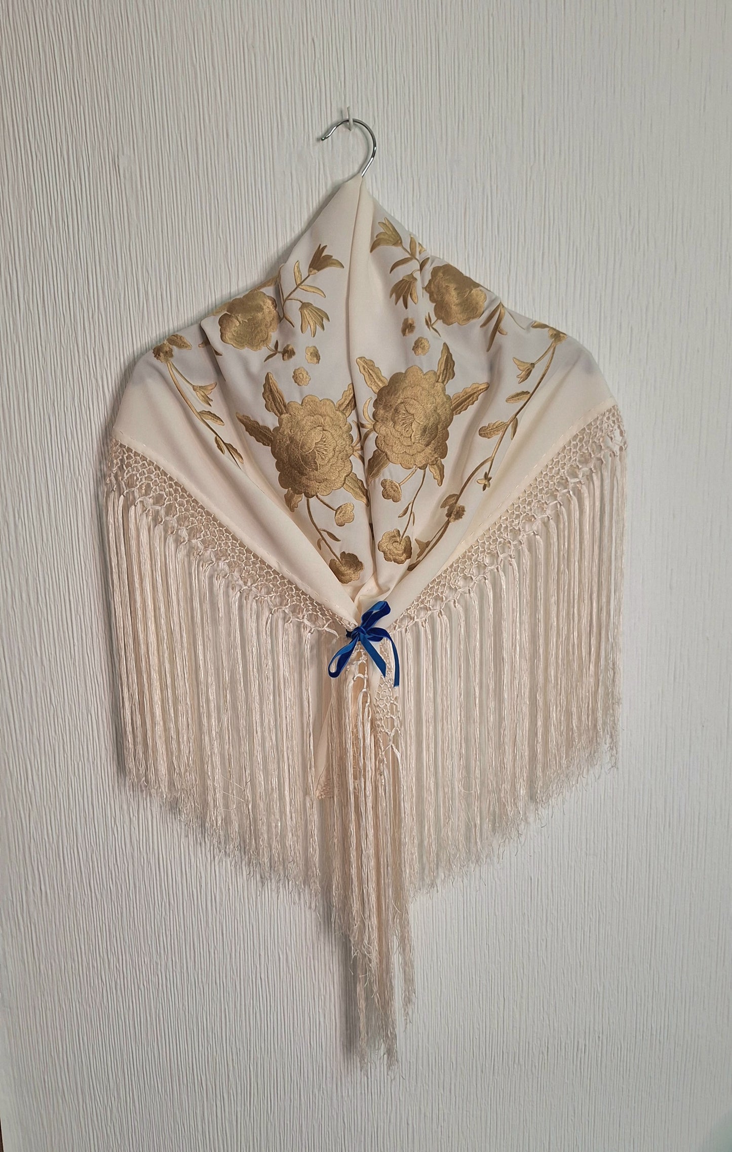 Mantoncillo Almonte Beige y Dorado